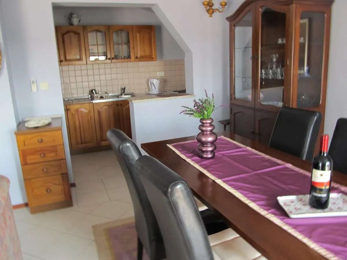 Purple House Apartment Pula