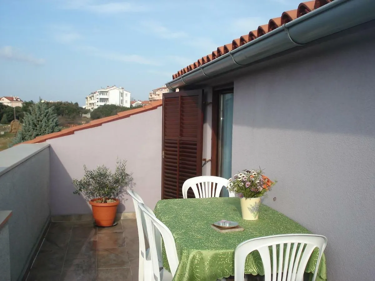 Purple House Apartment Pula 0*,